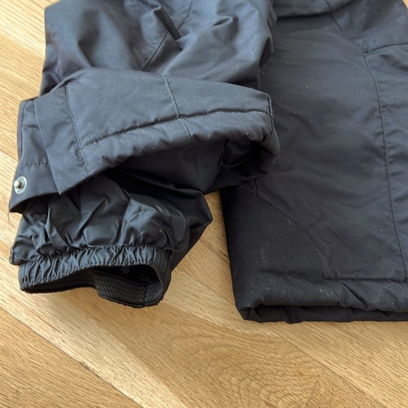 Columbia kid’s Bugaboo ski pants. Size 6-7. Black. Adjustable waist. Barely worn - Picture 6 of 11